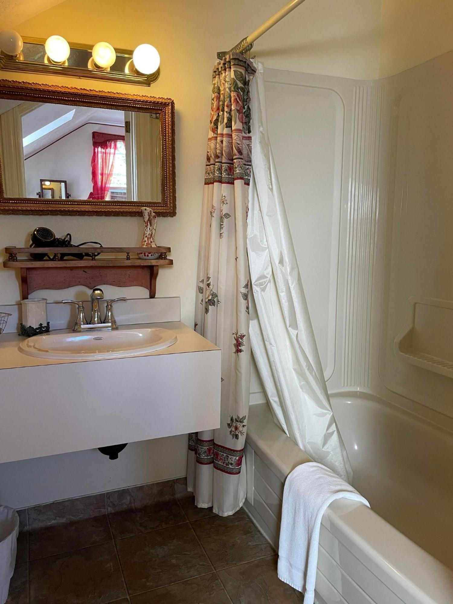 Marshlands Inn Sackville Room photo