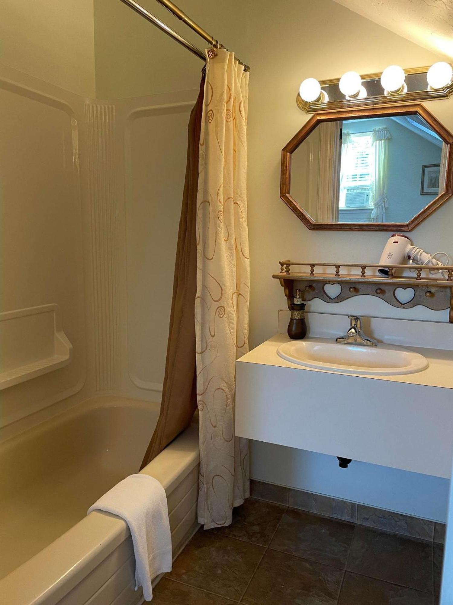 Marshlands Inn Sackville Room photo